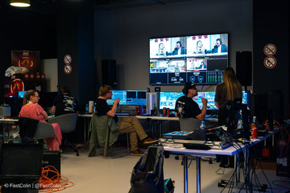 Produktionsbereich mit Regie-Arbeitsplätzen bei einem Esports-Event